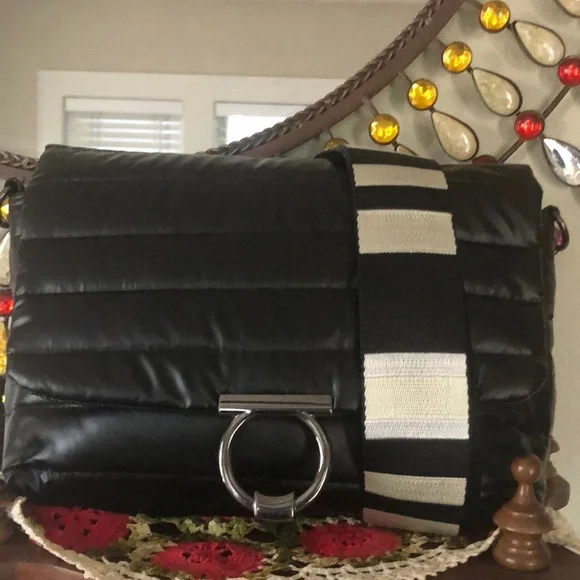 NWOT THINK ROYLN Front Flap Crossbody w/Fashion Strap - Picture 1 of 8